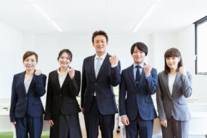 統率力を高める方法と目標達成に導く統率力の意味 - 顧問のチカラ｜KENJINS[ケンジンズ]